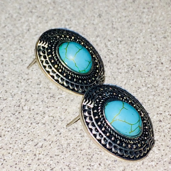 â SOLD â Old World Turquoise Stud Earrings - Picture 2 of 5